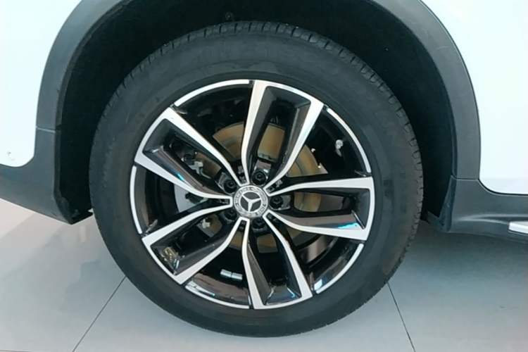 Used Mercedes-Benz GLC 2020 GLC 300 L 4MATIC Dynamic Edition Right Rear Wheel Hub