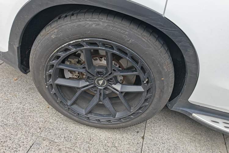 Used Mercedes-Benz GLC 2020 GLC 300 L 4MATIC Luxury Model Right Rear Wheel Hub