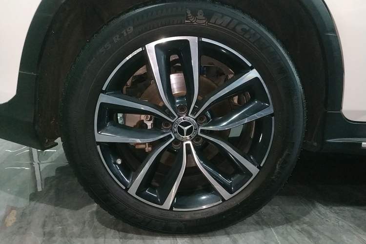 Used Mercedes-Benz GLC 2020 GLC 300 L 4MATIC Dynamic Edition Right Rear Wheel Hub