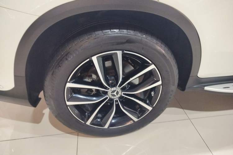 Used Mercedes-Benz GLC 2020 Facelift GLC 300 L 4MATIC Dynamic Edition Right Rear Wheel Hub