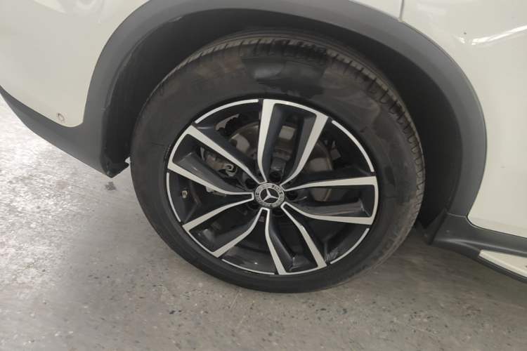 Used Mercedes-Benz GLC 2020 GLC 300 L 4MATIC Dynamic Edition Right Rear Wheel Hub