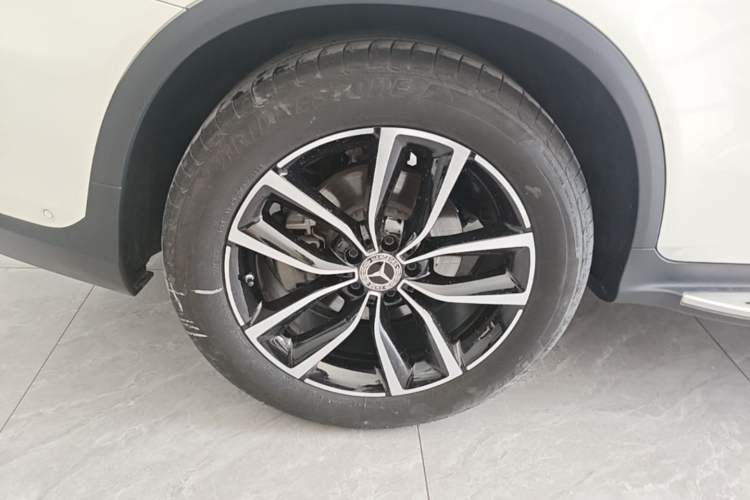 Used Mercedes-Benz GLC 2020 GLC 300 L 4MATIC Luxury Model Right Rear Wheel Hub