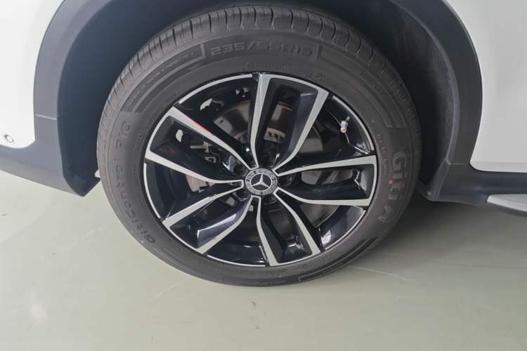 Used Mercedes-Benz GLC 2020 Facelift GLC 300 L 4MATIC Dynamic Edition Right Rear Wheel Hub