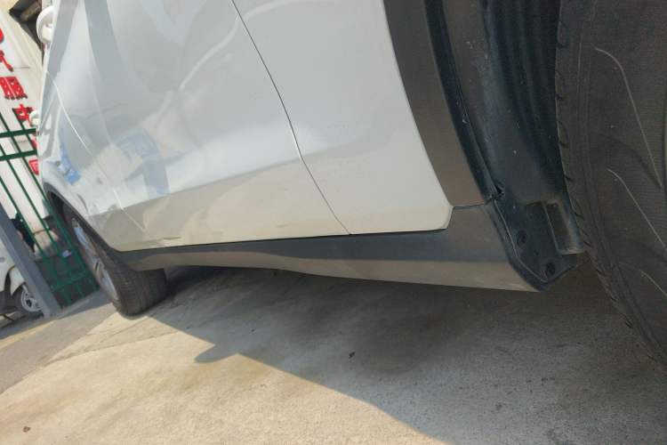 Used Mercedes-Benz GLC 2020 Facelifted GLC 260 L 4MATIC Dynamic Edition Right Side Sill