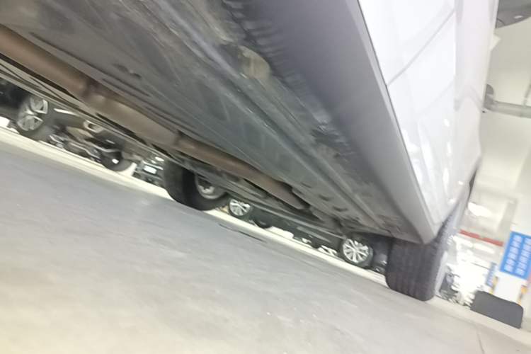Used Mercedes-Benz GLC 2020 GLC 260 L 4MATIC Dynamic Model Right Side Sill