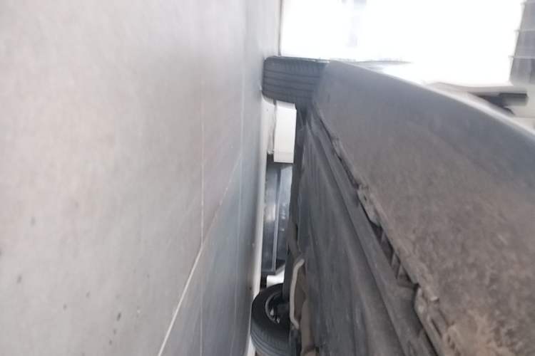 Used Mercedes-Benz GLC 2020 GLC 300 L 4MATIC Dynamic Edition Right Side Sill