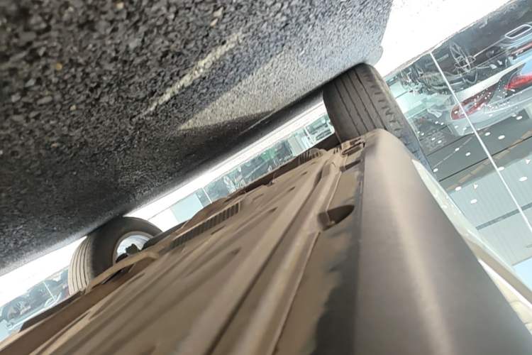 Used Mercedes-Benz GLC 2020 Facelifted GLC 260 L 4MATIC Dynamic Edition Right Side Sill