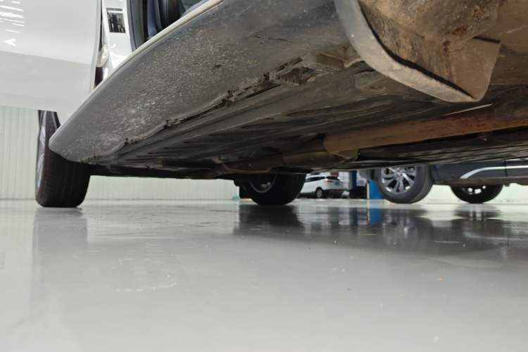 Used Mercedes-Benz GLC 2020 GLC 260 L 4MATIC Luxury Model Right Side Sill