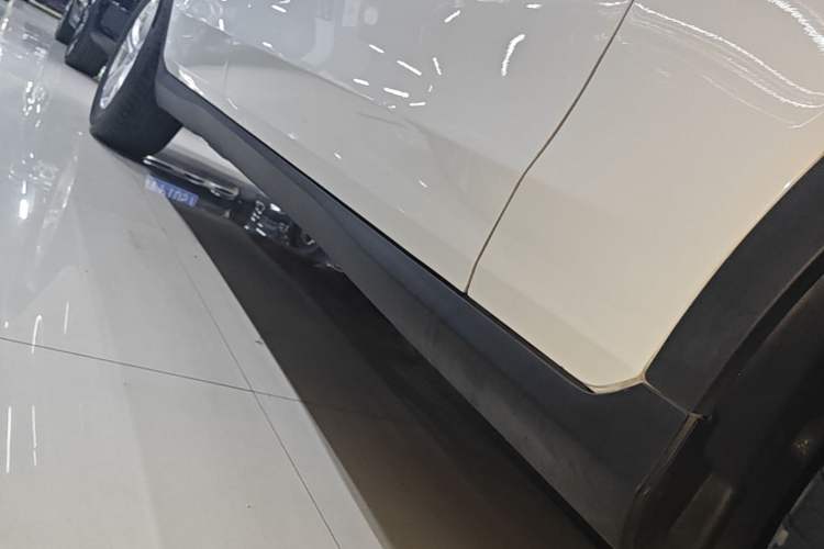 Used Mercedes-Benz GLC 2020 GLC 260 L 4MATIC Dynamic Model Right Side Sill