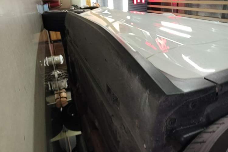 Used Mercedes-Benz GLC 2020 GLC 260 L 4MATIC Luxury Model Right Side Sill