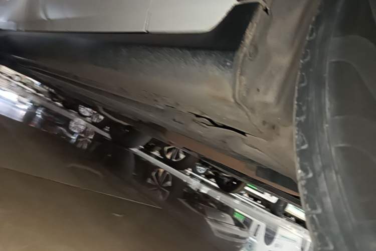 Used Mercedes-Benz GLC 2020 GLC 260 L 4MATIC Luxury Model Right Side Sill