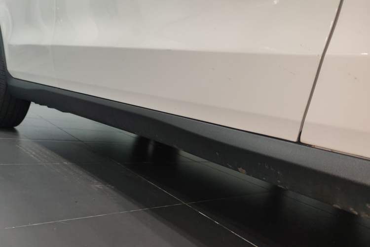 Used Mercedes-Benz GLC 2020 Facelifted GLC 260 L 4MATIC Dynamic Edition Right Side Sill