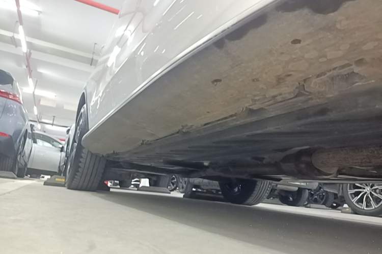 Used Mercedes-Benz GLC 2020 Facelift GLC 260 L 4MATIC Luxury Edition Right Side Sill