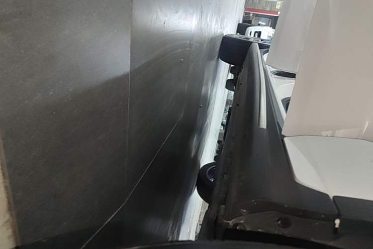 Used Mercedes-Benz GLC 2020 GLC 300 L 4MATIC Dynamic Edition Right Side Sill