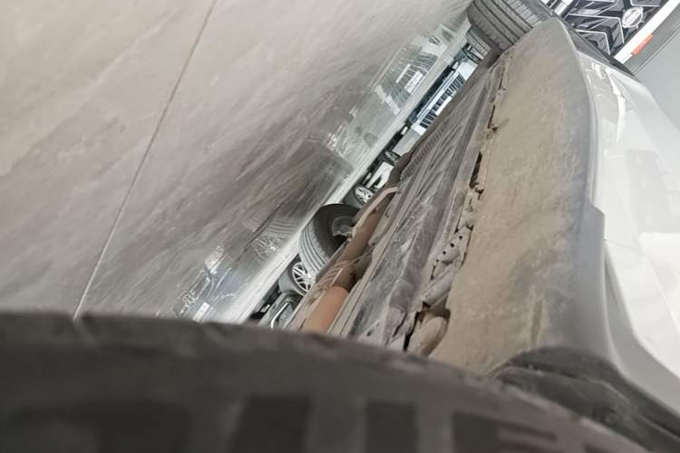 Used Mercedes-Benz GLC 2020 GLC 300 L 4MATIC Luxury Model Right Side Sill