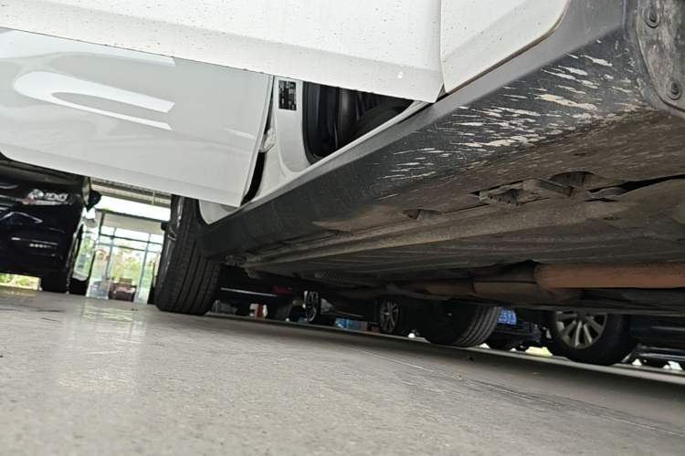 Used Mercedes-Benz GLC 2020 GLC 260 L 4MATIC Luxury Model Right Side Sill