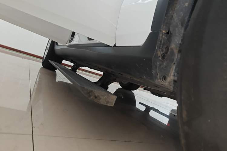 Used Mercedes-Benz GLC 2020 GLC 260 L 4MATIC Dynamic Model Right Side Sill