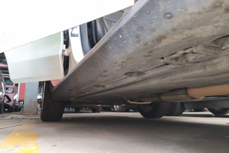 Used Mercedes-Benz GLC 2020 GLC 260 L 4MATIC Dynamic Model Right Side Sill