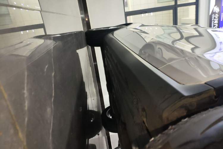 Used Mercedes-Benz GLC 2020 Facelifted GLC 260 L 4MATIC Dynamic Edition Right Side Sill