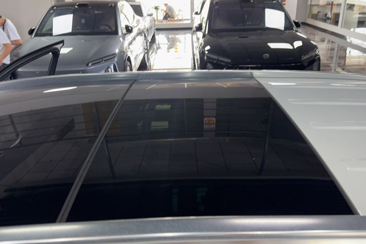Used Mercedes-Benz GLC 2020 GLC 260 L 4MATIC Dynamic Model Roof