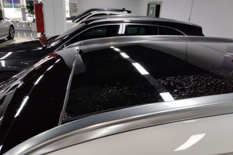 Used Mercedes-Benz GLC 2020 Facelift GLC 300 L 4MATIC Dynamic Edition Roof