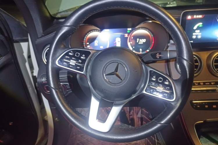 Used Mercedes-Benz GLC 2020 Facelift GLC 260 L 4MATIC Luxury Edition Steering Wheel