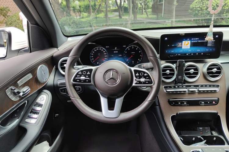 Used Mercedes-Benz GLC 2020 GLC 300 L 4MATIC Dynamic Edition Steering Wheel