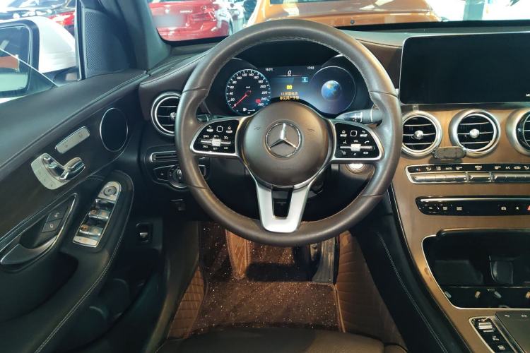 Used Mercedes-Benz GLC 2020 Facelift GLC 300 L 4MATIC Dynamic Edition Steering Wheel