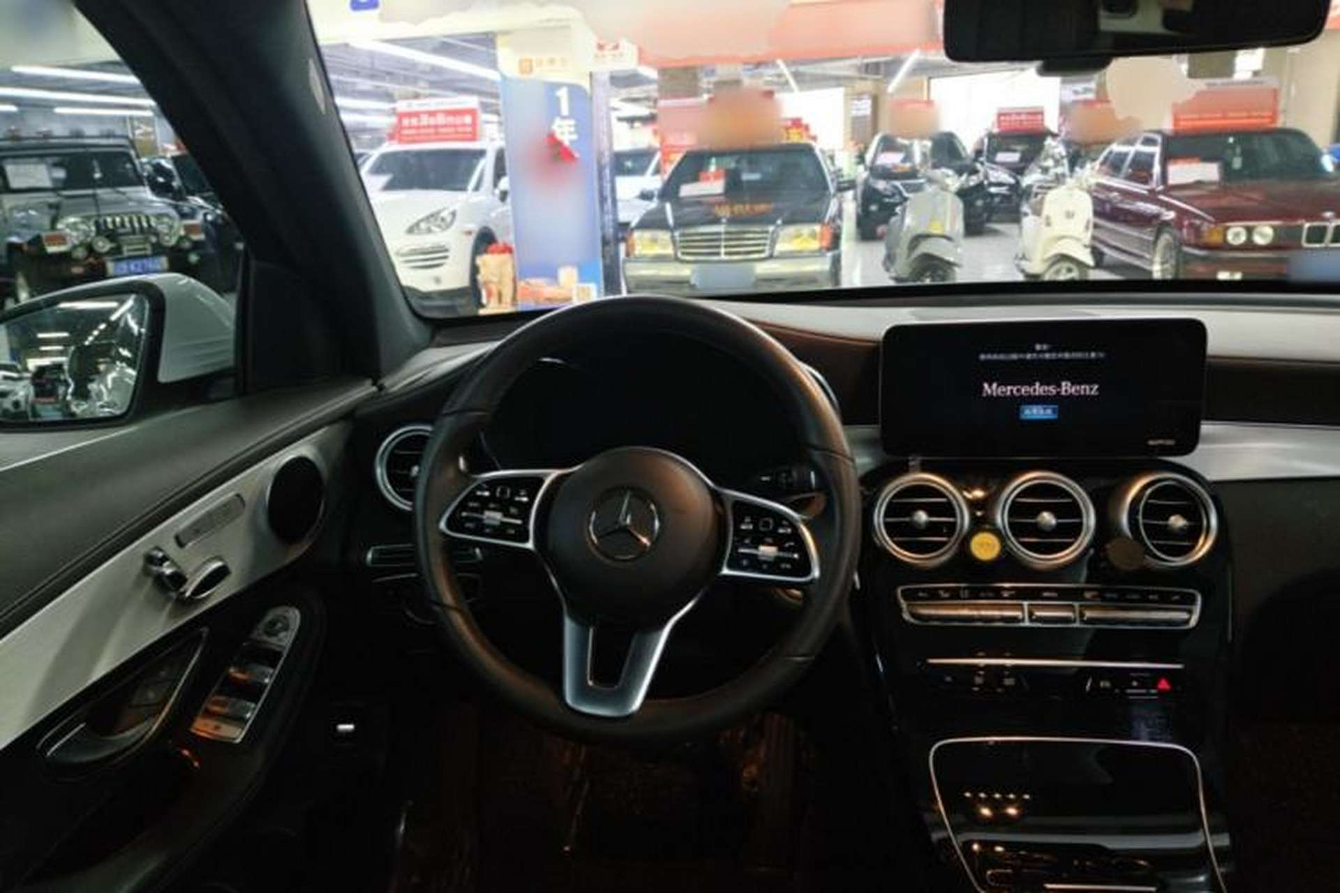 Used Mercedes-Benz GLC 2020 Facelifted GLC 260 L 4MATIC Dynamic Edition Steering Wheel