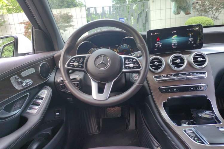 Used Mercedes-Benz GLC 2020 GLC 300 L 4MATIC Dynamic Edition Steering Wheel