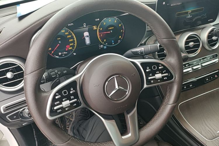 Used Mercedes-Benz GLC 2020 Facelift GLC 260 L 4MATIC Luxury Edition Steering Wheel