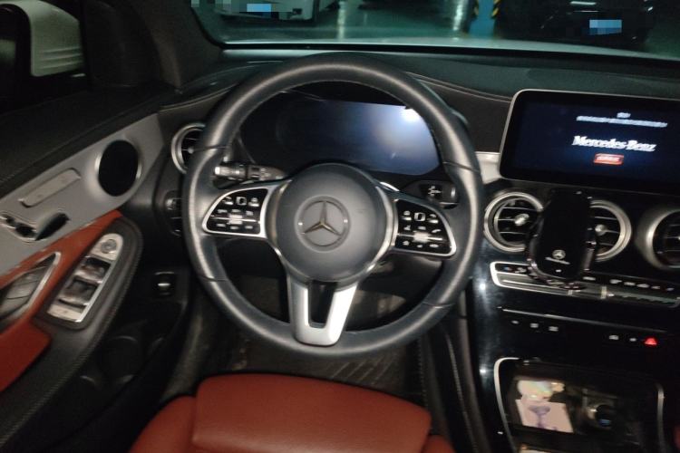 Used Mercedes-Benz GLC 2020 GLC 260 L 4MATIC Luxury Model Steering Wheel