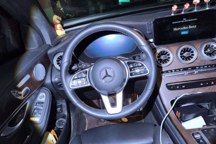 Used Mercedes-Benz GLC 2020 Facelift GLC 260 L 4MATIC Luxury Edition Steering Wheel