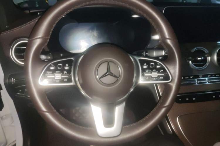 Used Mercedes-Benz GLC 2020 Facelift GLC 300 L 4MATIC Dynamic Edition Steering Wheel