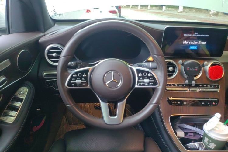 Used Mercedes-Benz GLC 2020 Facelift GLC 260 L 4MATIC Luxury Edition Steering Wheel