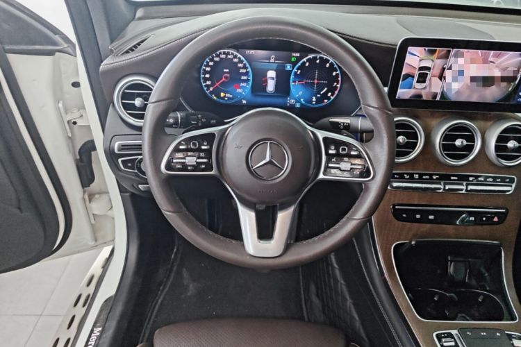 Used Mercedes-Benz GLC 2020 Facelift GLC 260 L 4MATIC Luxury Edition Steering Wheel