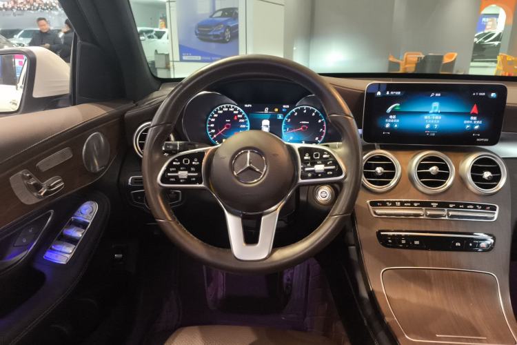 Used Mercedes-Benz GLC 2020 GLC 300 L 4MATIC Luxury Model Steering Wheel