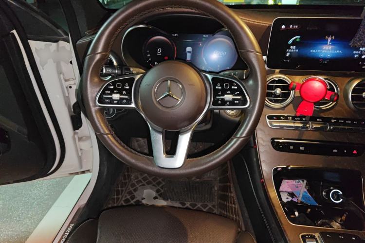 Used Mercedes-Benz GLC 2020 GLC 260 L 4MATIC Luxury Model Steering Wheel