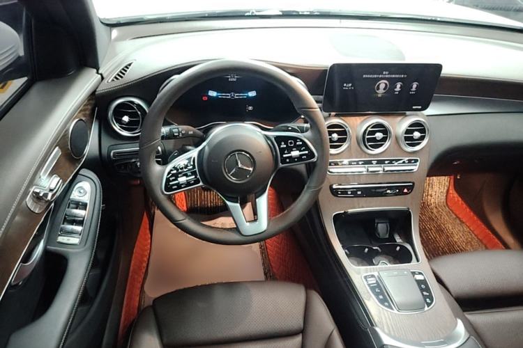 Used Mercedes-Benz GLC 2020 Facelift GLC 300 L 4MATIC Dynamic Edition Steering Wheel
