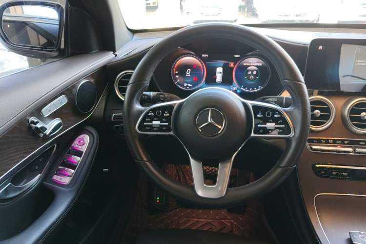 Used Mercedes-Benz GLC 2020 Facelift GLC 260 L 4MATIC Luxury Edition Steering Wheel