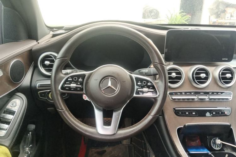 Used Mercedes-Benz GLC 2020 Facelift GLC 260 L 4MATIC Luxury Edition Steering Wheel