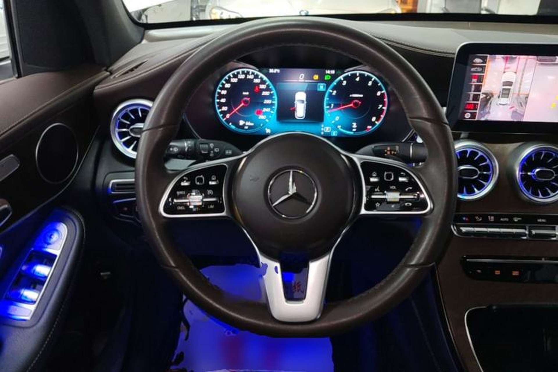 Used Mercedes-Benz GLC 2020 Facelift GLC 260 L 4MATIC Luxury Edition Steering Wheel
