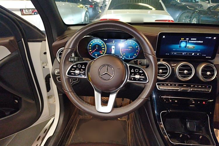 Used Mercedes-Benz GLC 2020 Facelifted GLC 260 L 4MATIC Dynamic Edition Steering Wheel