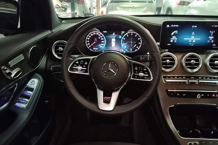 Used Mercedes-Benz GLC 2020 GLC 260 L 4MATIC Luxury Model Steering Wheel