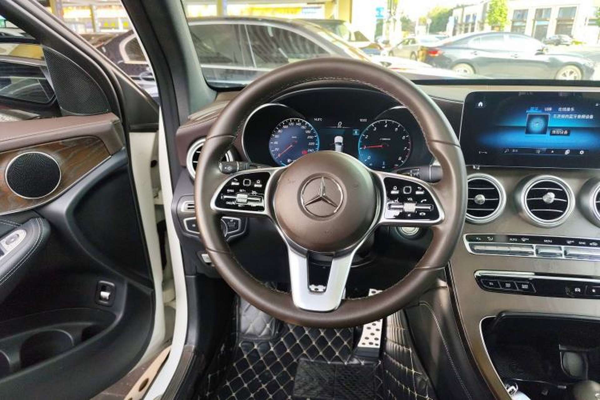 Used Mercedes-Benz GLC 2020 GLC 300 L 4MATIC Dynamic Edition Steering Wheel