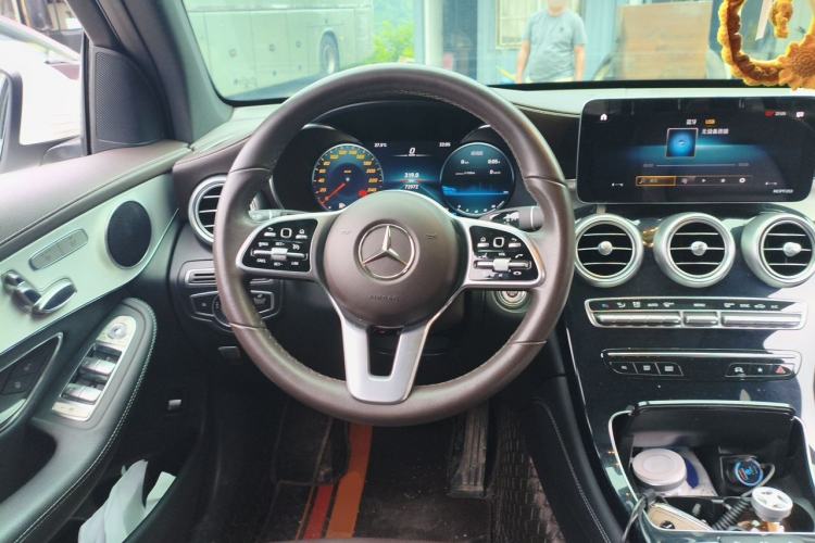 Used Mercedes-Benz GLC 2020 Facelift GLC 260 L 4MATIC Luxury Edition Steering Wheel