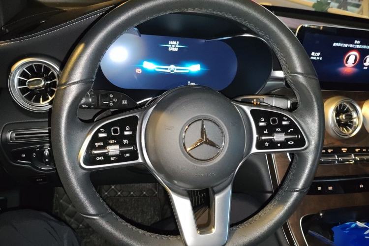 Used Mercedes-Benz GLC 2020 Facelift GLC 300 L 4MATIC Dynamic Edition Steering Wheel