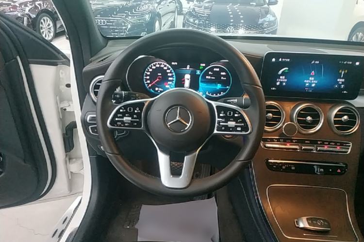 Used Mercedes-Benz GLC 2020 GLC 300 L 4MATIC Dynamic Edition Steering Wheel