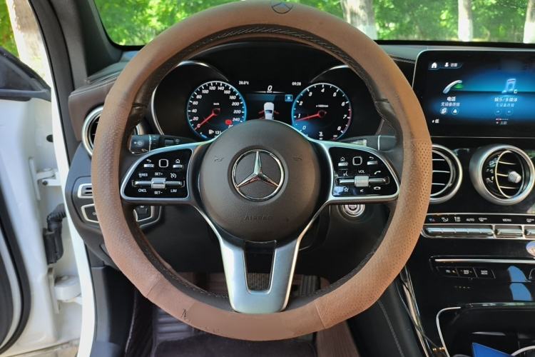 Used Mercedes-Benz GLC 2020 GLC 260 L 4MATIC Luxury Model Steering Wheel
