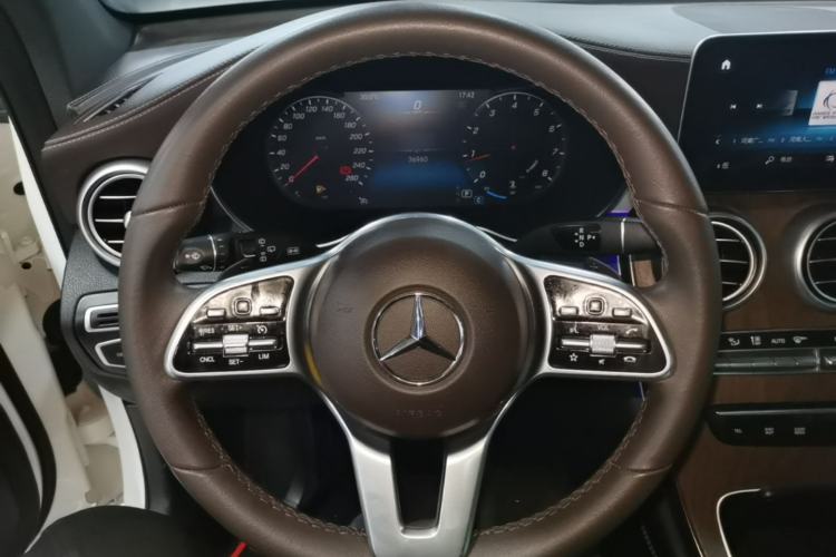 Used Mercedes-Benz GLC 2020 Facelift GLC 260 L 4MATIC Luxury Edition Steering Wheel